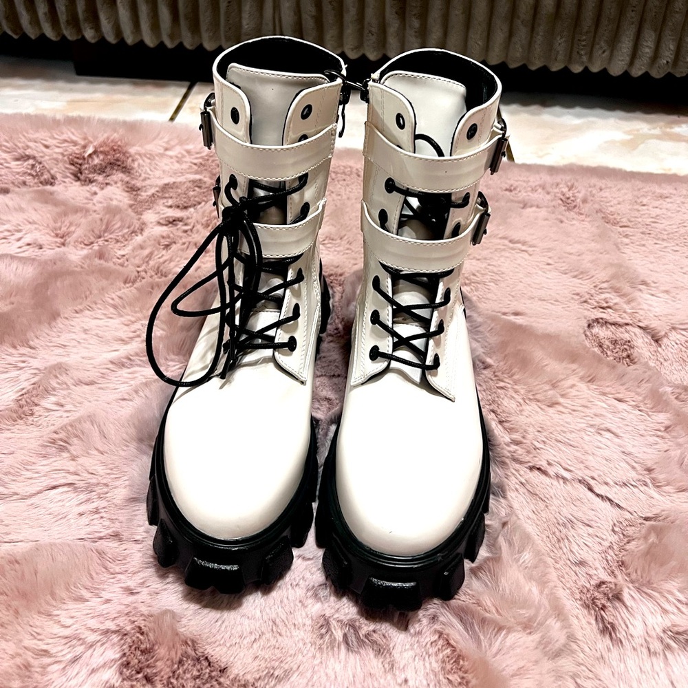 Liliana lace ankle boots